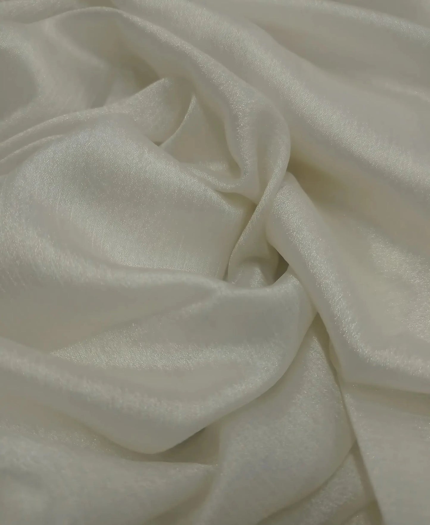 The Silk Crinkle Hijab is a refined essential that blends luxury, comfort, and versatility.