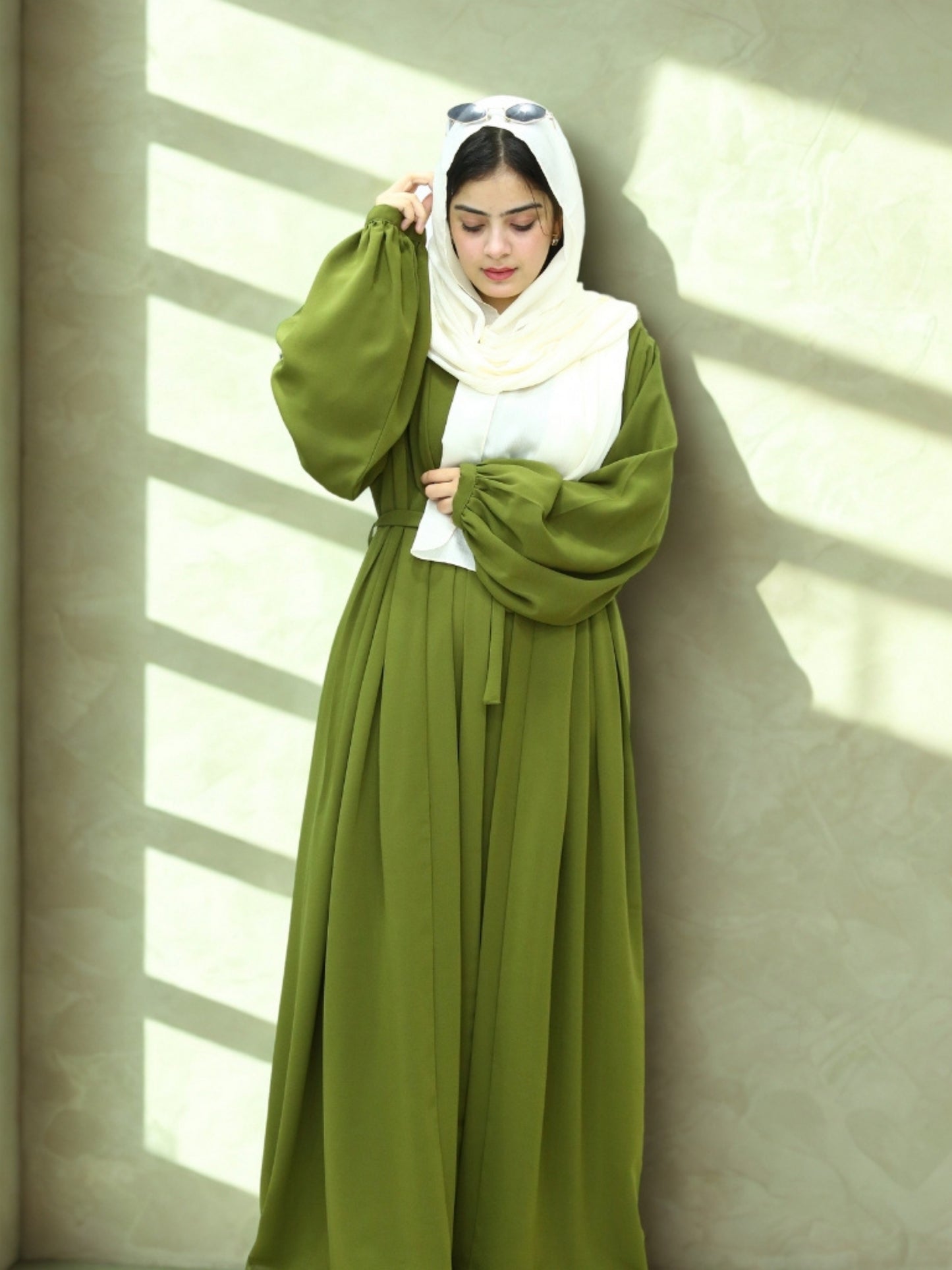 Designer WARDA Abaya Pakistan – chic abaya with chunat sleeves and buttons