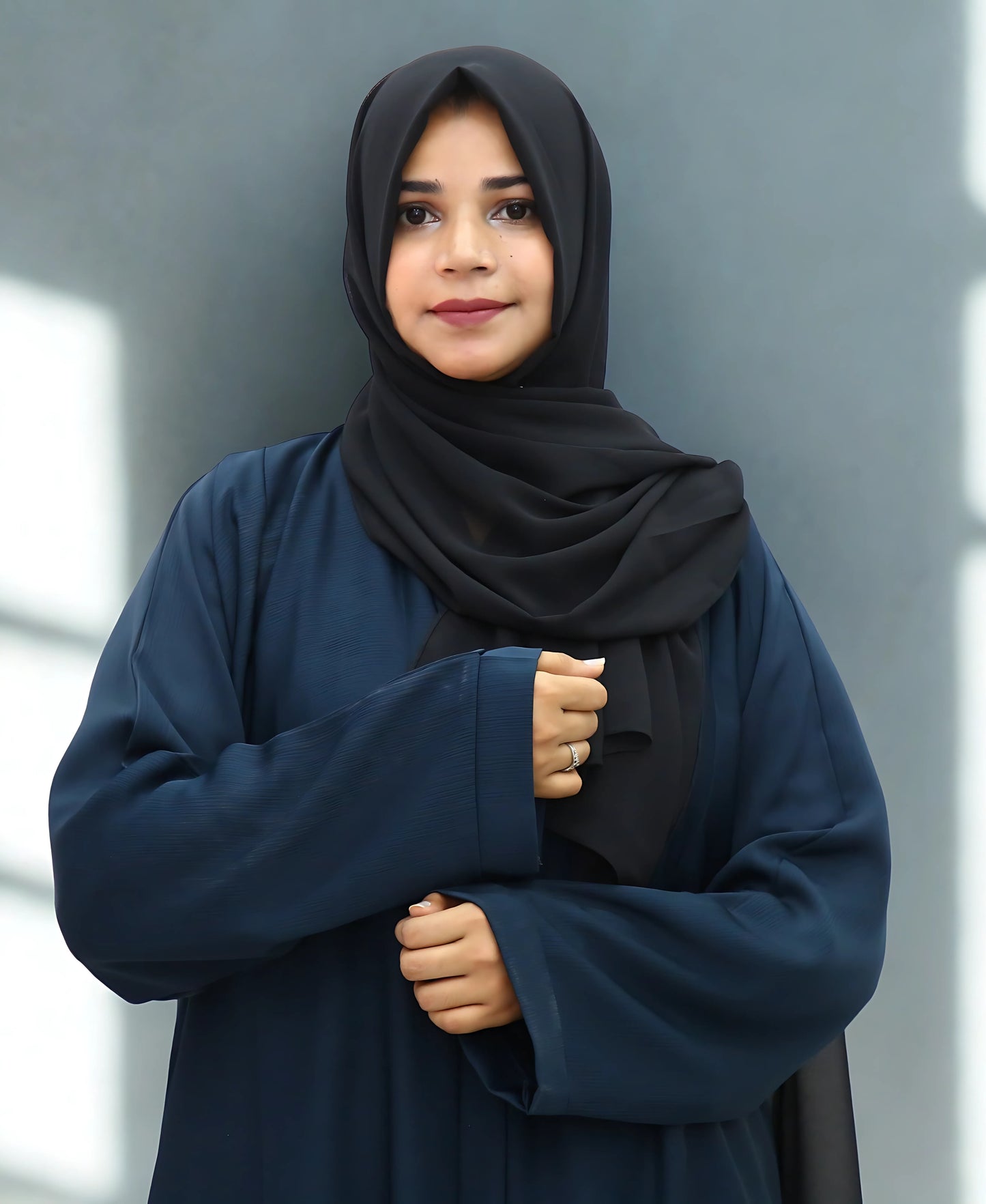 Luxury Zoom fabric abaya – SEEMA open-style design with refined finish