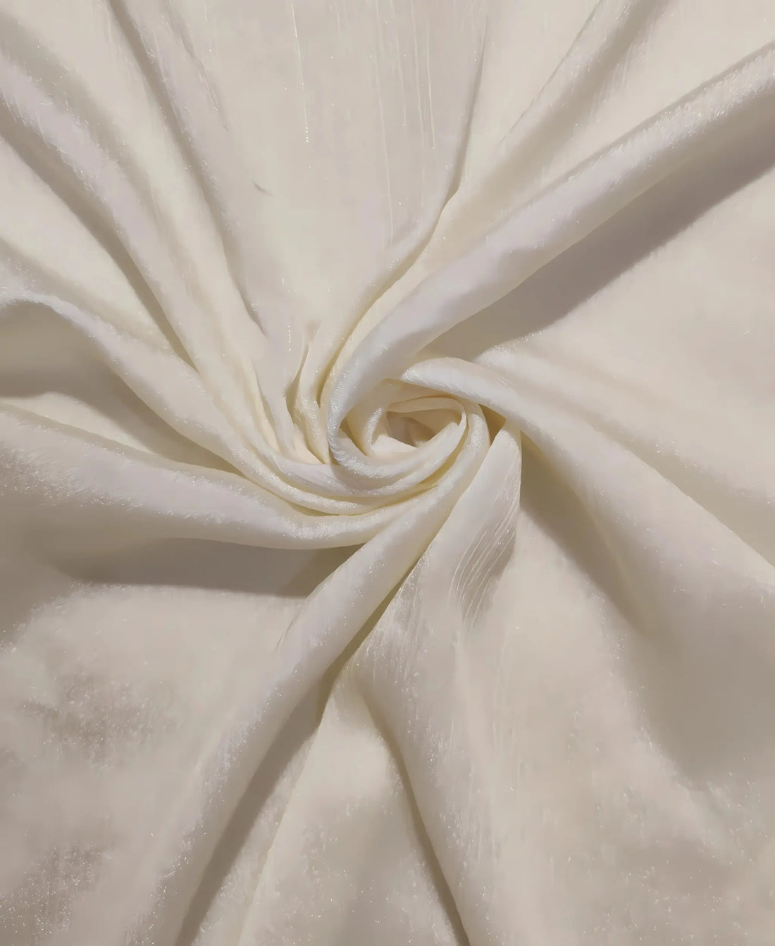 The Silk Crinkle Hijab is a refined essential that blends luxury, comfort, and versatility.