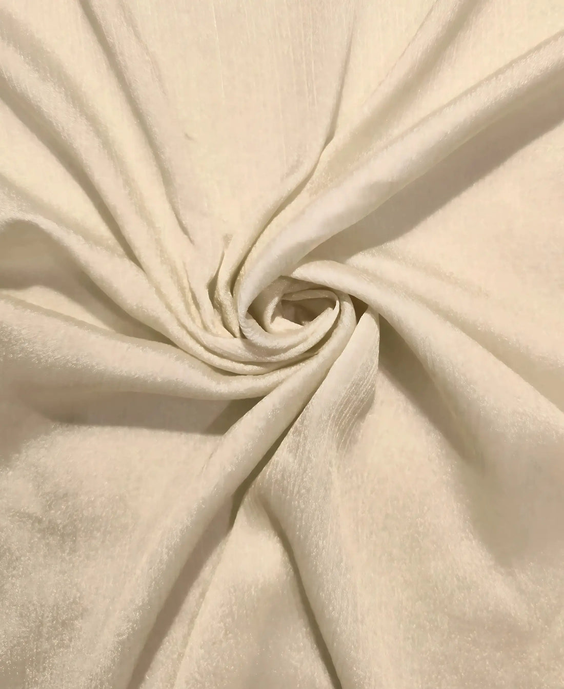 The Silk Crinkle Hijab is a refined essential that blends luxury, comfort, and versatility.
