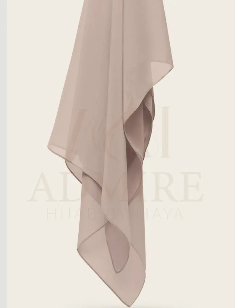  the Chiffon Georgette scarf, expertly crafted to blend versatility with refined elegance.